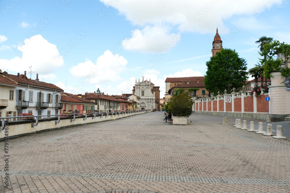 Fototapeta premium La città di Bra in provincia di Cuneo, Piemonte, Italia.