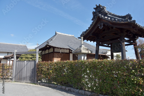 東南寺　本堂と鐘楼　滋賀県大津市下阪本 photo