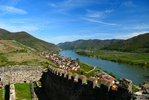 Blick in die Wachau, gesehen aus der Ruine Hinterhaus photo