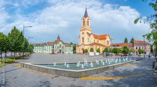 Cuadro en lienzo Liberty square in Serbian town Zrenjanin