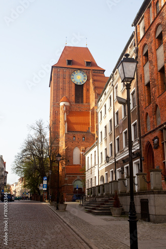 Bazylika z drugim co do wielkości dzwonem w Polsce, dziś największy średniowieczny dzwon w Europie środkowej, Toruń, Poland 