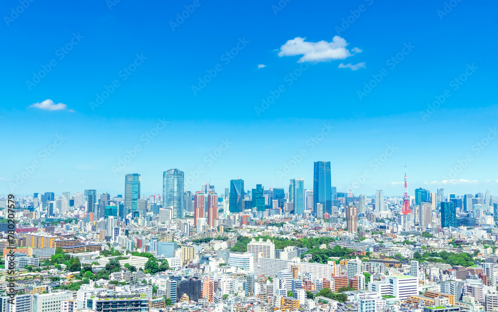 東京風景　青空に流れる雲
