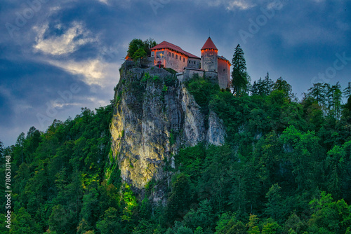 Fotografía Lake Bled Castle at dusk