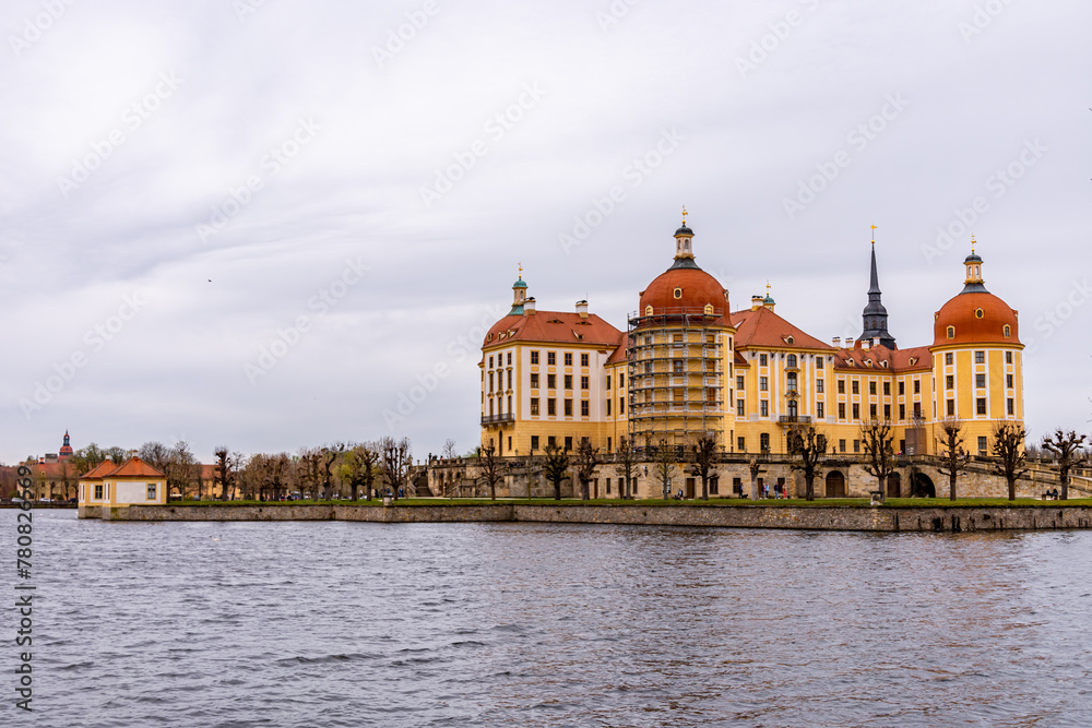 Kleiner Zwischenstop am wunderschönen Märchenschloss von Moritzburg bei Dresden - Sachsen - Deutschland