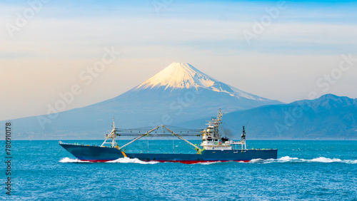 Fishing boat and Mount Fuji © toptop28