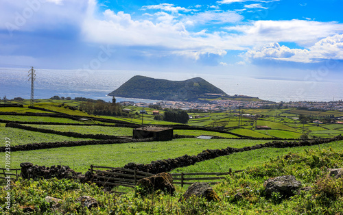 Angra do Heroísmo e Monte Brasil na Ilha Terceira nos Açores 
