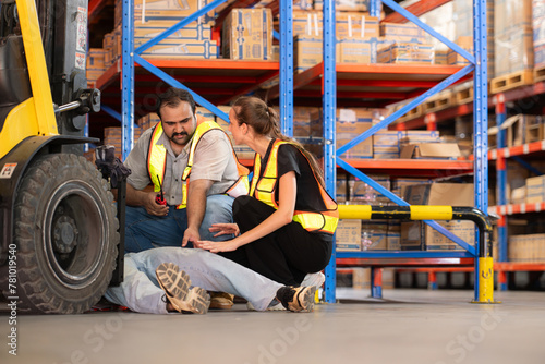 Wallpaper Mural A warehouse employee suffered a leg accident at work Torontodigital.ca