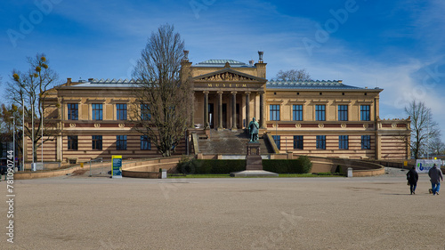 Blick auf Staatliches Museum Schwerin - Kunstsammlungen  Schl  sser und G  rten  Schwerin  Mecklenburg Vorpommern  Deutschland