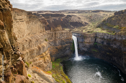 View of the State Waterfall Palouse Falls State Park, Washington State photo