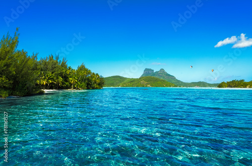 Fototapeta Naklejka Na Ścianę i Meble -  Serene tropical beach in Bora Bora, French Polynesia