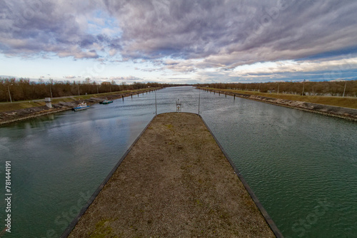 Le Rhin prés du barrage de Gambsheim