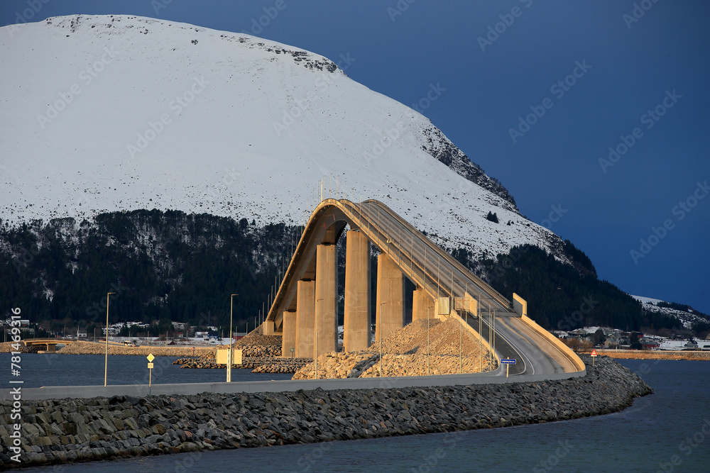 Lepsoybrua bridge near Gamlem (More og Romsdal, Norway).