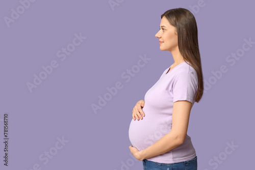 Beautiful young pregnant wo...