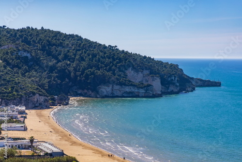 Vista panoramica della spiaggia di Peschici(Italia Puglia)