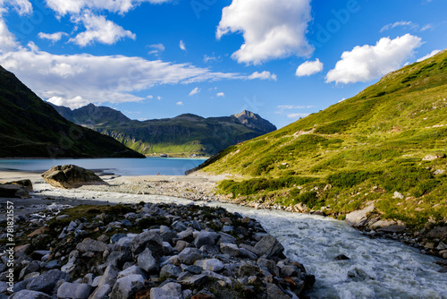 Wasser fließt in den Silvretta-Stausee photo