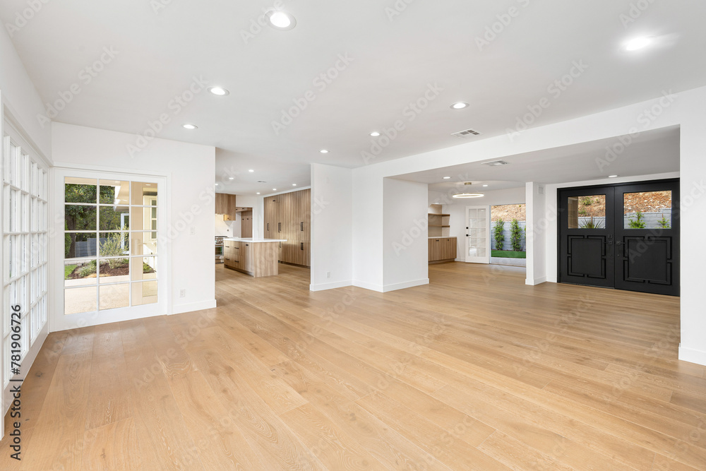 Obraz premium Remodeled home in Los Angeles, with empty rooms