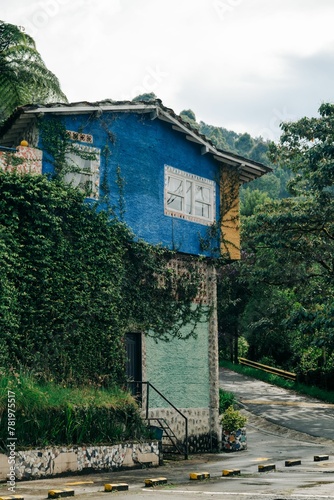 Bild auf Leinwand House of Pablo Escobar prison in Colombia