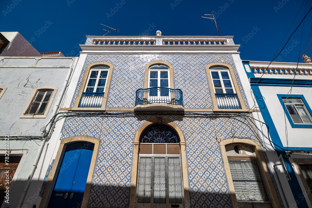 Obraz premium Typical vintage Portuguese house