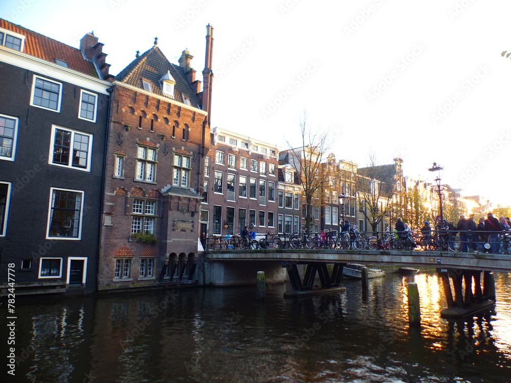 Canaux Amsterdam Pays-Bas bâtiments typiques