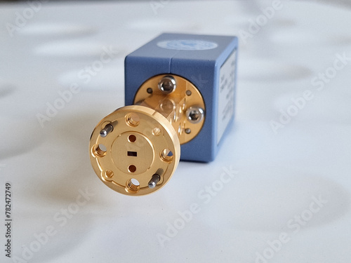 Microwave waveguide with flange connector
