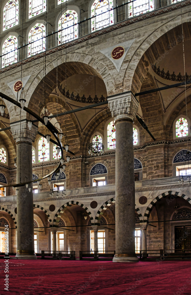 Moschea Mihrimah Sultan (Edirnekapı) ,questa moschea si trova nel quartiere di Edirnekapı, sulla penisola storica della città,Fu progettato dal famoso architetto Mimar Sinan (2)