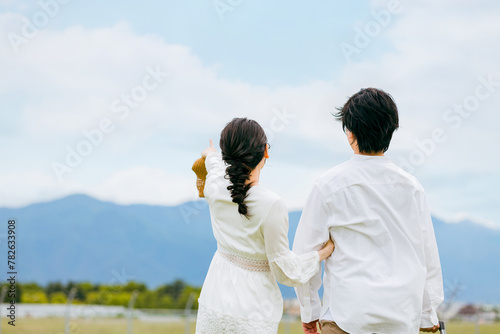 新婚旅行・ハネムーン・旅する恋人・カップル・夫婦のイメージ
