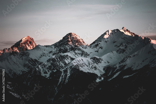 Berge in Schweizeralpen, Piz Mitgel 3159m, Tinzenhorn 3173m, Piz Ela 3338m 
