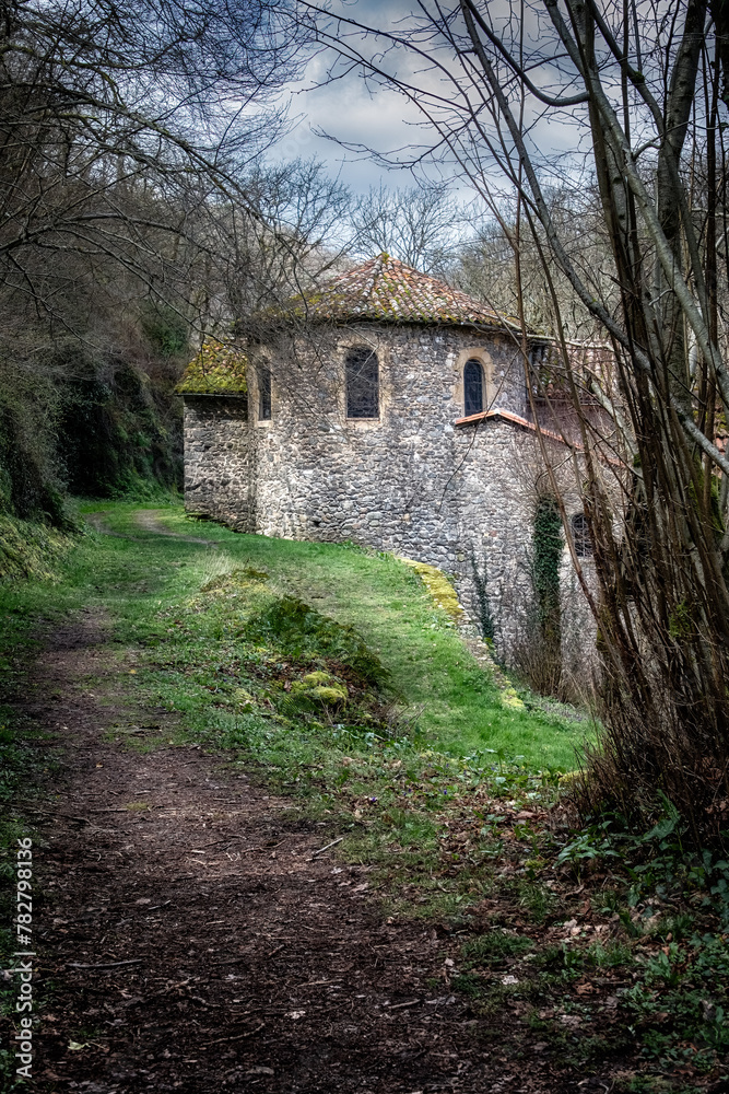 Fototapeta premium Chapelle Notre Dame de Pitié à Peyrusse le Roc