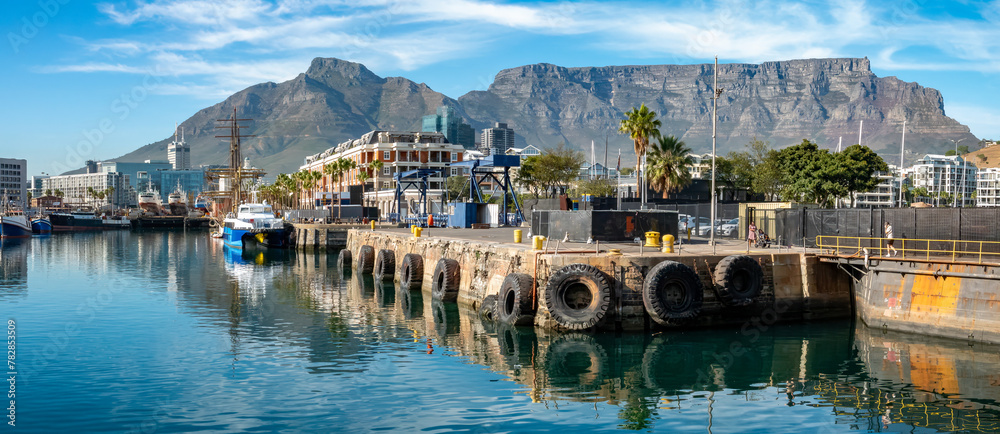 Naklejka premium Victoria & Albert Water front with central Cape Town and Table Mountain in the background, South Africa