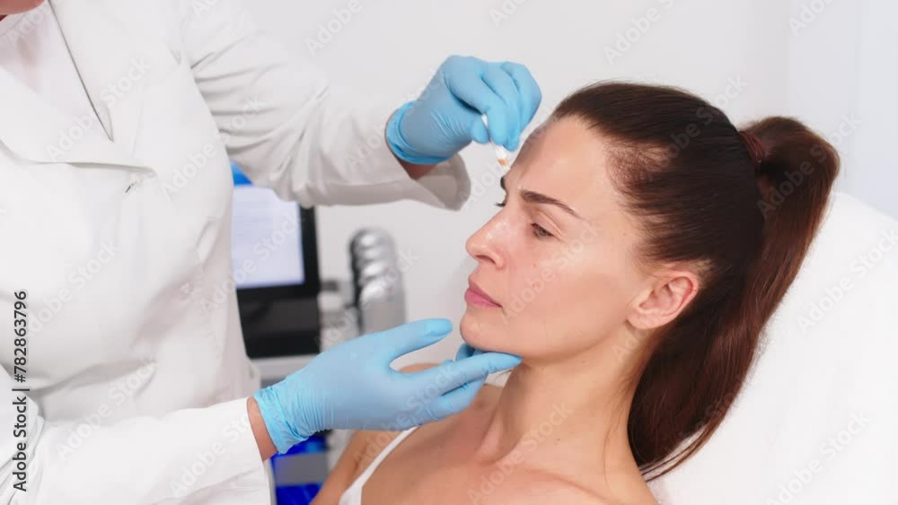 Consultation with a cosmetologist or dermatologist. Before the procedures, the woman is examined by a cosmetologist and gives recommendations on facial cleansing, lifting or injections. Consultation with a cosmetologist or dermatologist. Before the procedures, the woman is examined by a cosmetologist and gives recommendations on facial cleansing, lifting or injections.