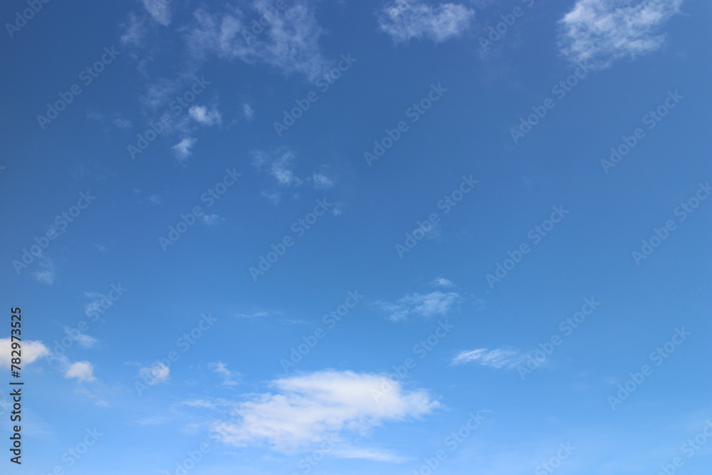 Obraz premium Summer blue sky cloud gradient light white background.