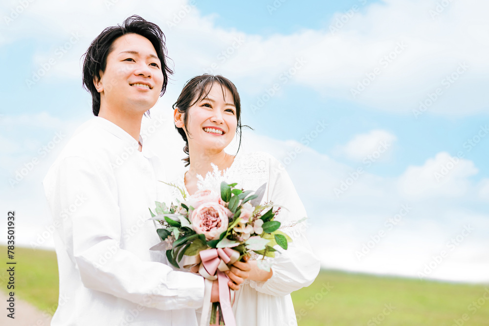 リゾートウェディング・ガーデンウェディングをするカップル・夫婦
リゾートウェディング・ガーデンウェディングをするカップル・夫婦