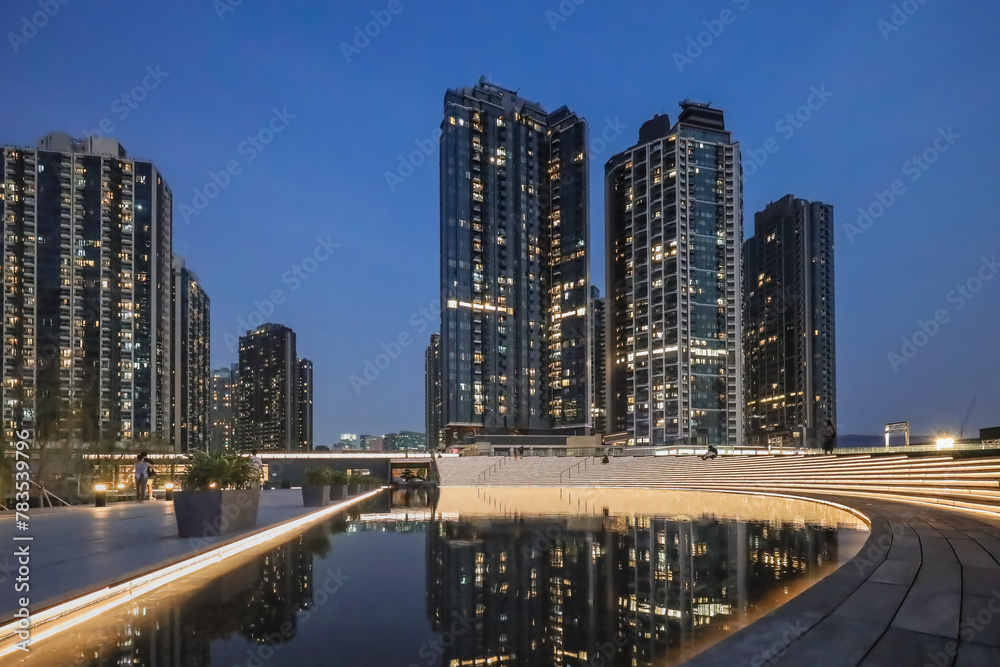 Obraz premium April 12 2024 the landscape of the kai tak avenue park with apartment