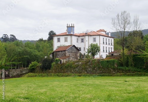 Traditional classic villa style house in Portugal  © insideportugal