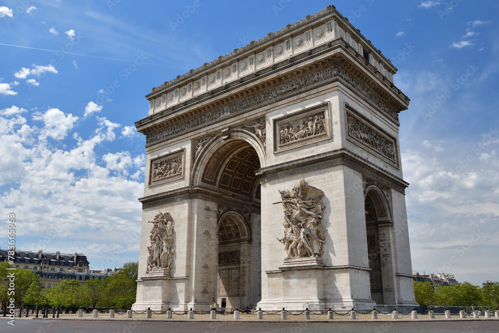 Fototapeta premium Paris, France. Arc de Triomphe on a sunny day. May 9, 2021.