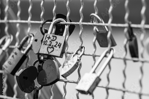 blokada, kłódka, łańcuch, metal, kocham, bezpieczeństwa, brama, ogrodzenia, zablokowana, kajdany, stal, serca, zamknięte, bezpieczeństwa, drzwi, stary, bezpieczny,  © Krzysztof  Jaworski