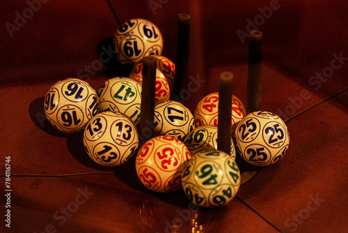 Bolas de golfe com numeração para sorteio.  photo