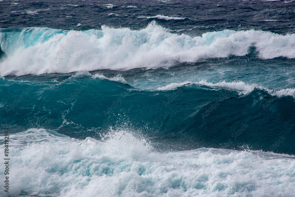 Fototapeta premium 奄美の海, ダイナミックな海, 美しい波, 美しい波色, 