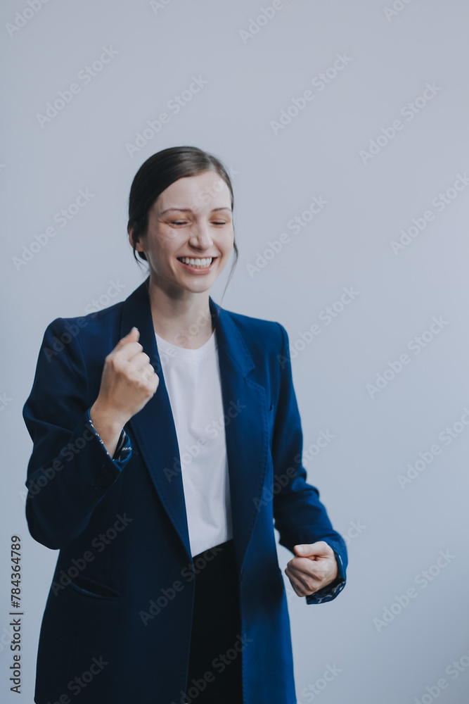 Successful young asian businesswoman in suit ready do business, cross arms confident and smiling. Female entrepreneur determined to win. Happy saleswoman talking to clients, white background Successful young asian businesswoman in suit ready do business, cross arms confident and smiling. Female entrepreneur determined to win. Happy saleswoman talking to clients, white background