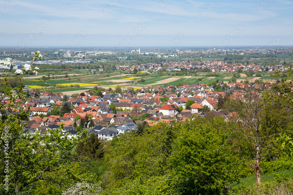 Blick auf Stadt Offenburg-Zunsweier im Ortenaukreis