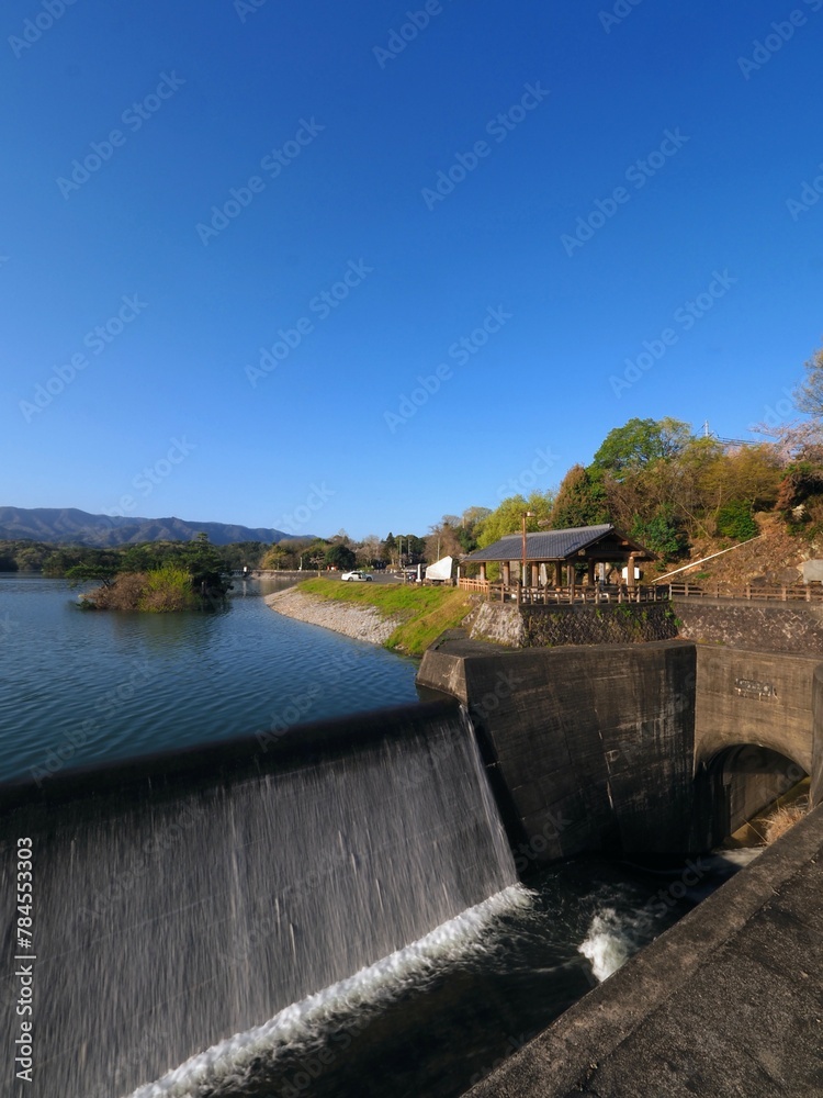 満濃池の湯手から流れる幻の滝2024【香川県まんのう町】19
満濃池の湯手から流れる幻の滝2024【香川県まんのう町】19