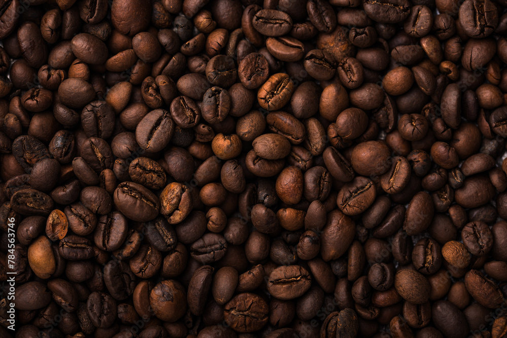 Obraz premium Grounded coffee, beans, coffe maker and spicces