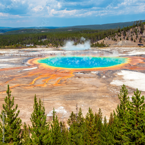 Grand prismatic Spring, Yellowstone national park, Woking, USA.