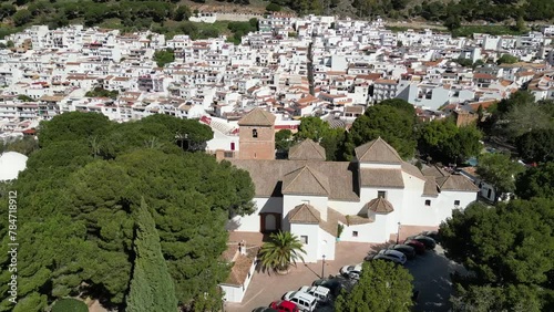 vista aérea del bonito pueblo mediterráneo de Mijas en la costa del sol de Málaga, España