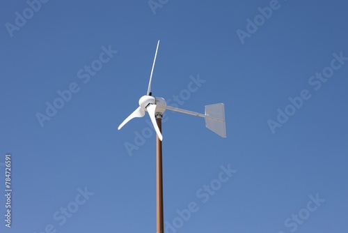 pala eolica con turbina  vento ecologica green photo