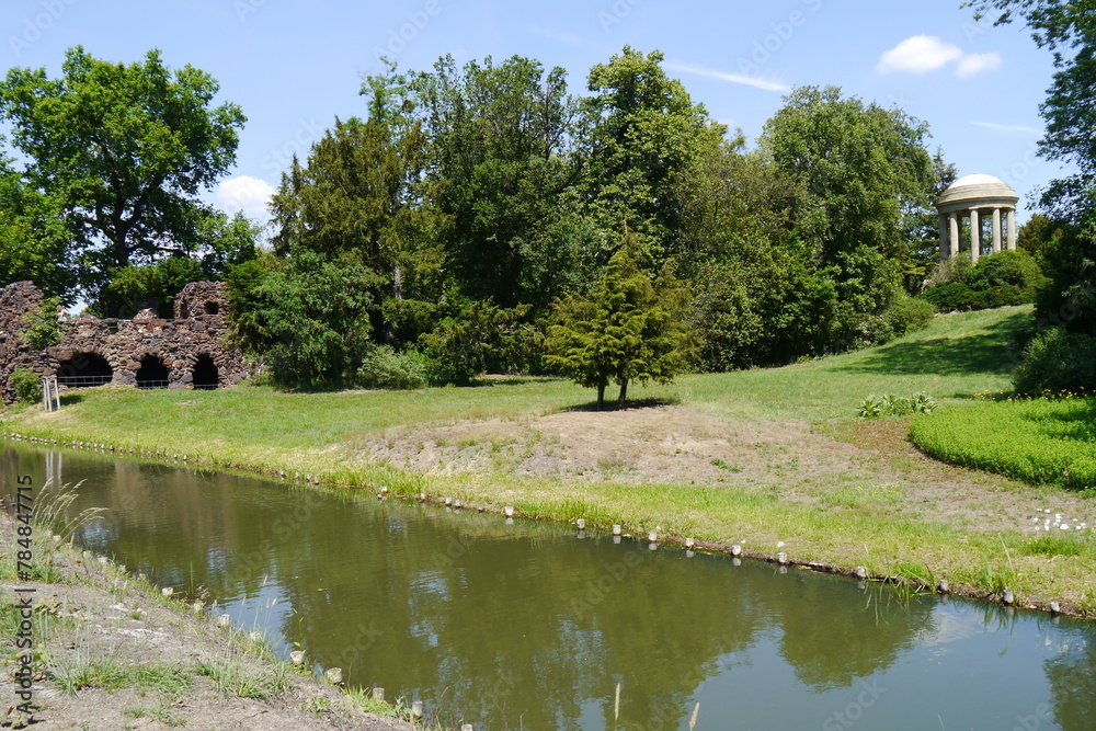 Kanal und Venustempel im Wörlitzer Park im Dessau Wörlitzer Gartenreich Kanal und Venustempel im Wörlitzer Park im Dessau Wörlitzer Gartenreich