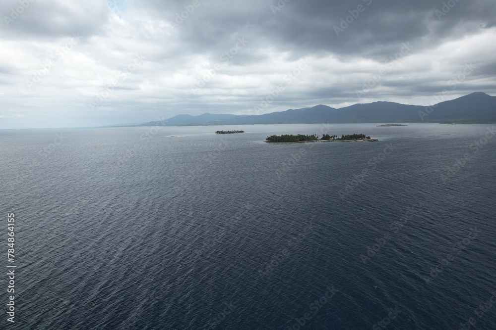 Fototapeta premium Aerial views from over the San Blas Islands off the coast of Panama