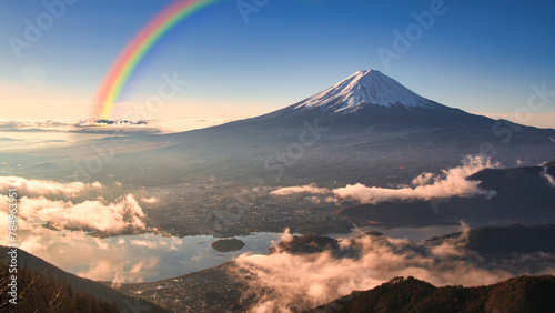 新道峠より雲海の富士山上空にかかる虹