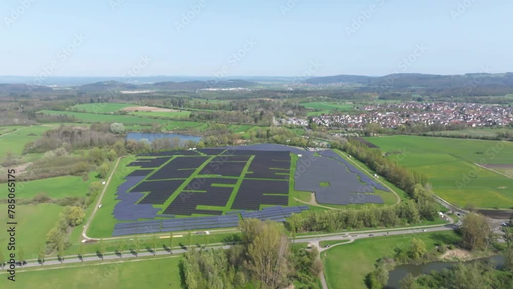 Luftaufnahme, Solarmodule, Solarpark, Photovoltaik, Stromerzeugung aus Sonnenenergie auf einer ehemaligen Mülldeponie bei Radolfzell am Bodensee