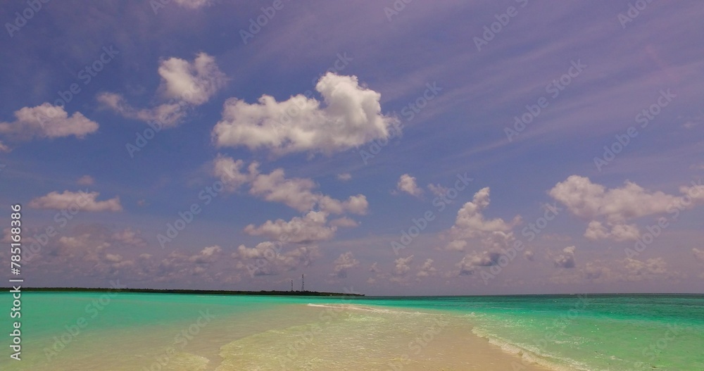 Fototapeta premium Mesmerizing view of a beautiful seascape under a cloudy sky